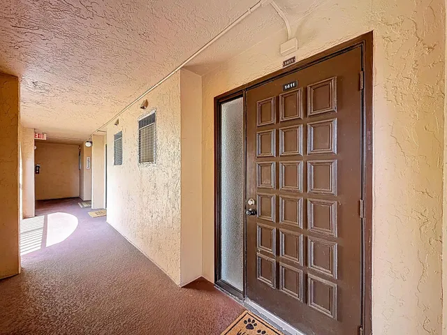 Unit 1411 photo 4