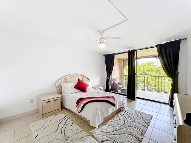 Unit 1411 photo 14