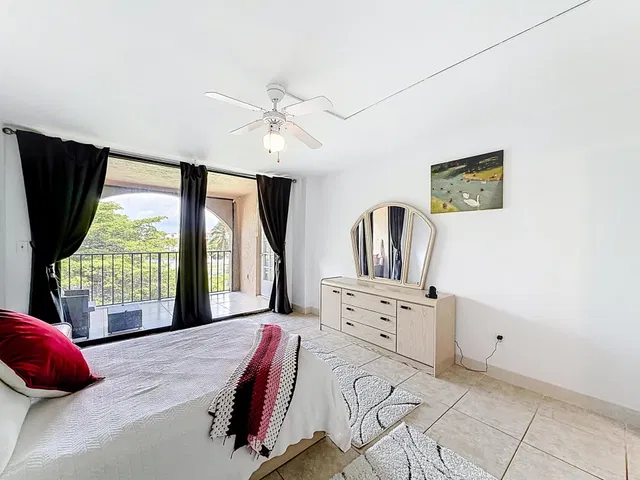 Unit 1411 photo 15