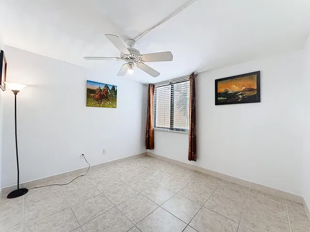 Unit 1411 photo 23