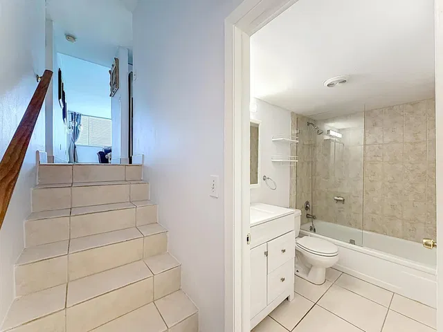 Unit 1411 photo 26