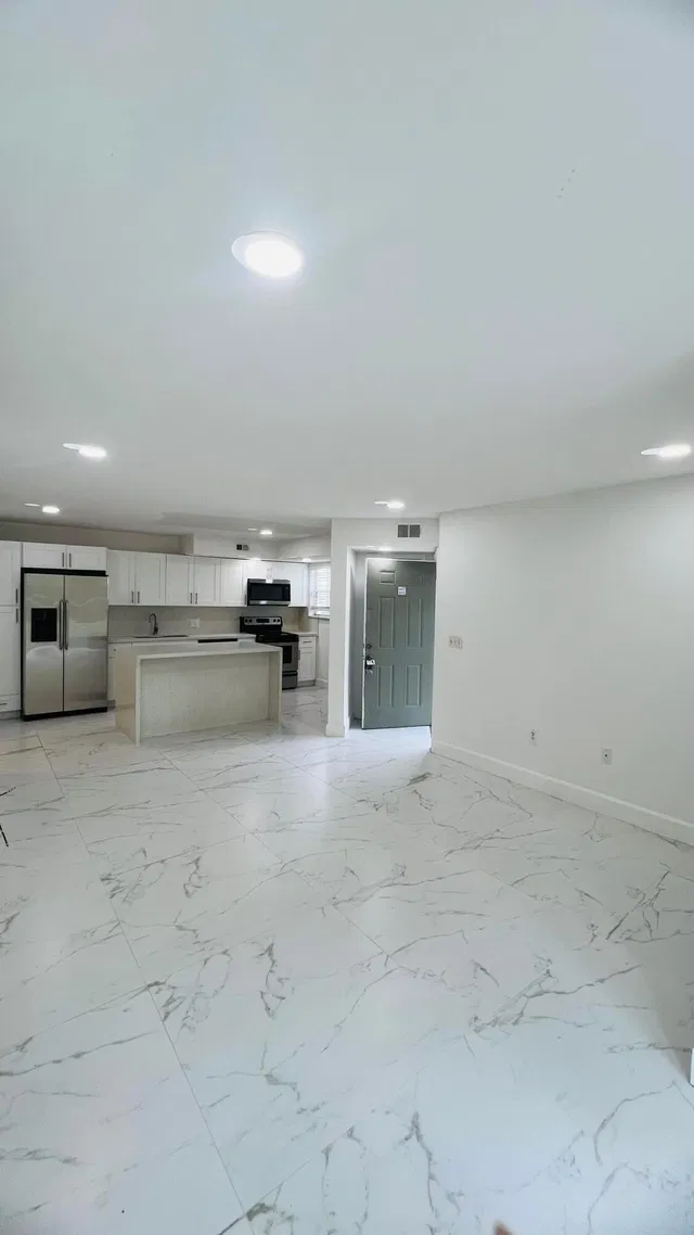 Village Square Unit 2012 photo 8