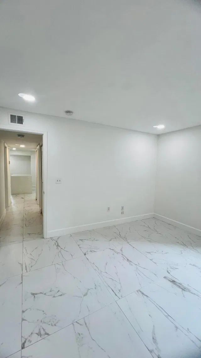 Village Square Unit 2012 photo 12