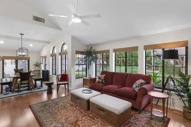 Residence photo 10