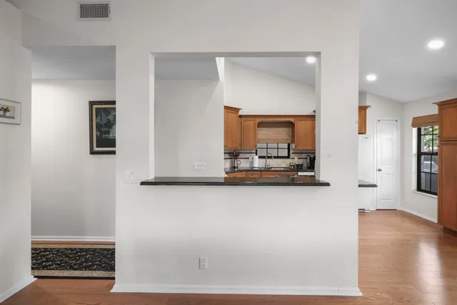 Residence photo 16