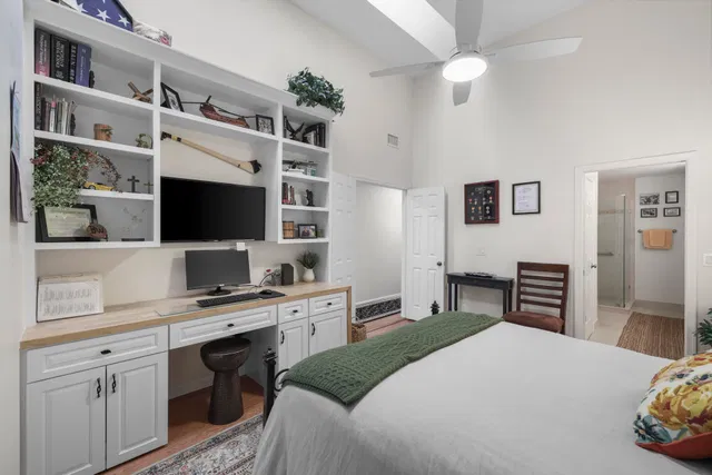 Residence photo 25