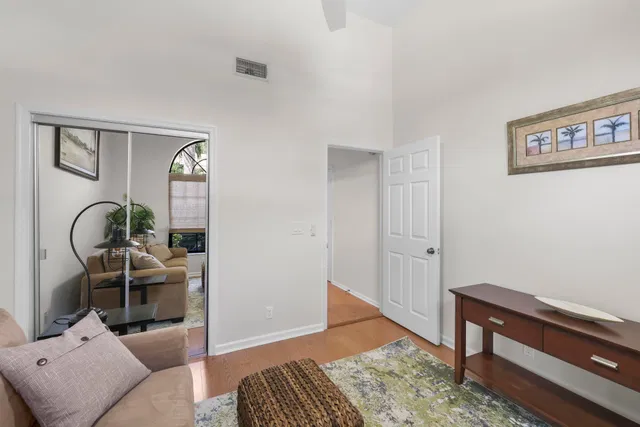 Residence photo 32