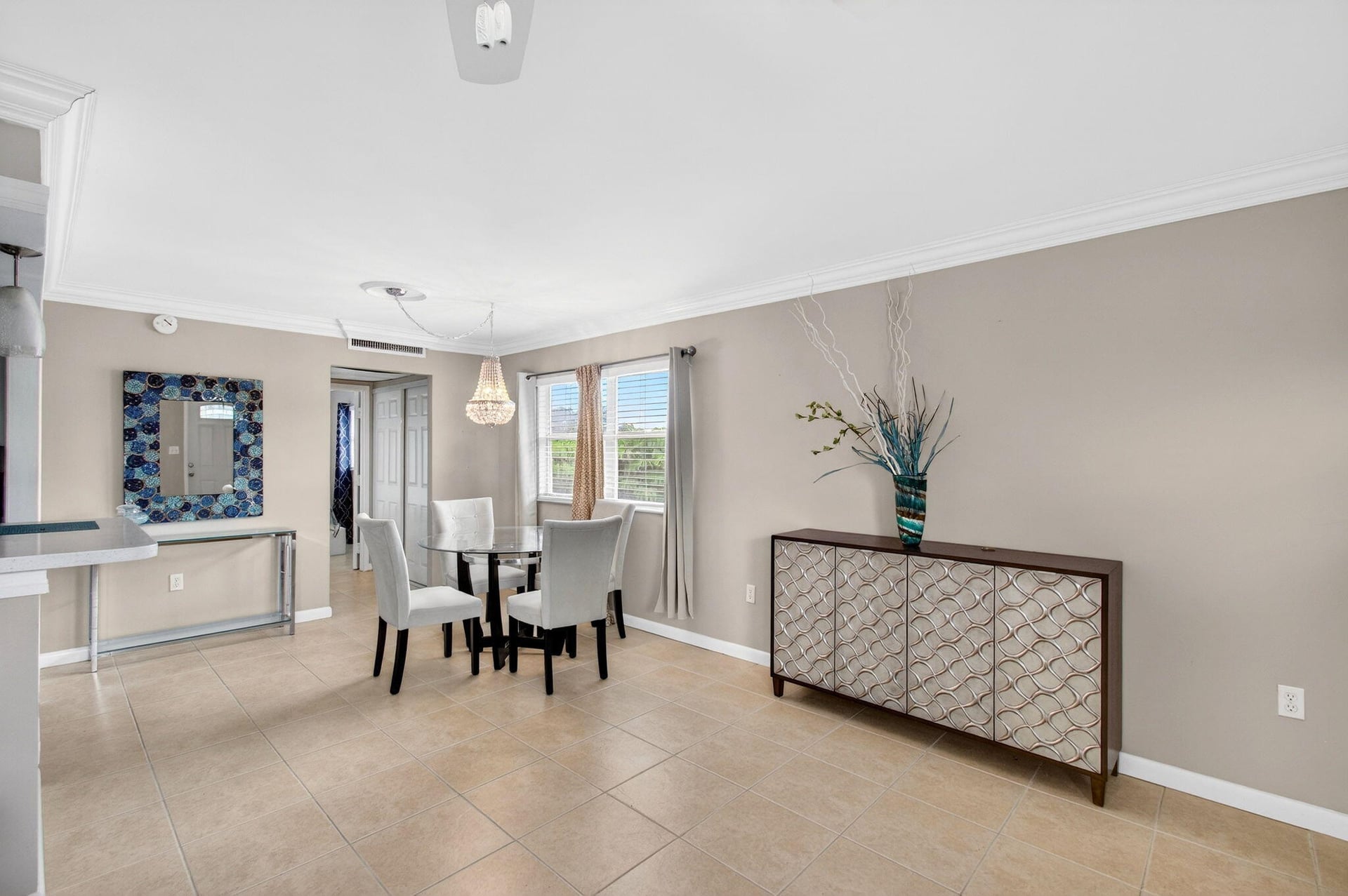 Residence photo 14