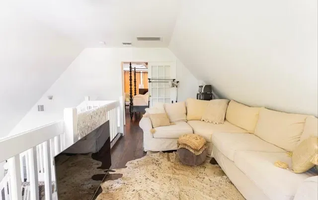 Residence photo 12