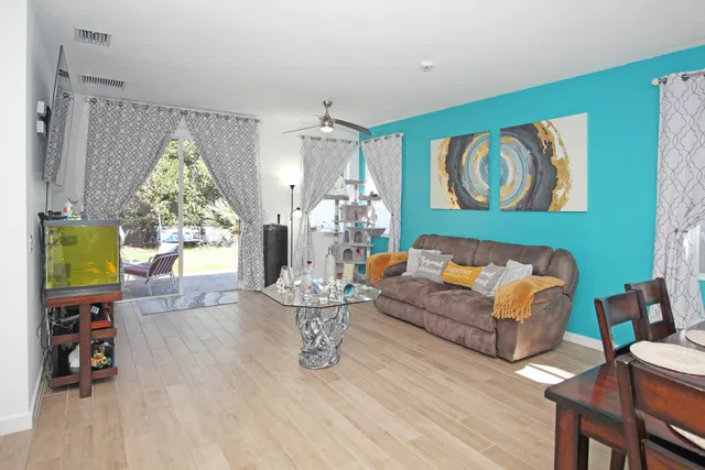 Residence photo 6