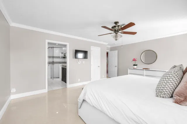 Residence photo 16