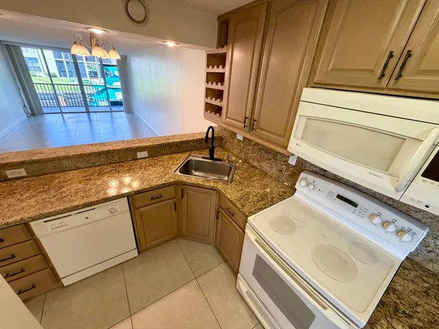 Boca Raton Unit 102 photo 2
