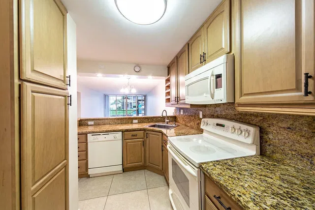 Boca Raton Unit 102 photo 6