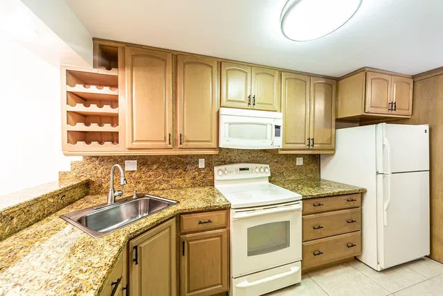Boca Raton Unit 102 photo 3