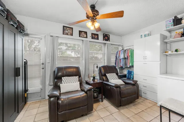 Unit 109 photo 10