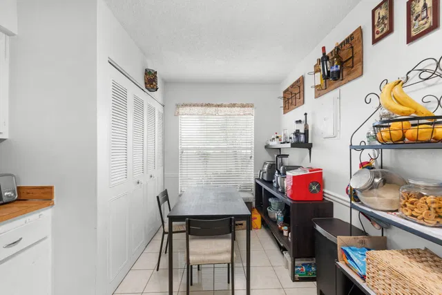 Unit 109 photo 11