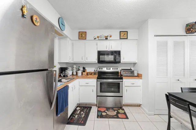 Unit 109 photo 12
