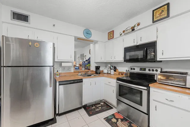 Unit 109 photo 13