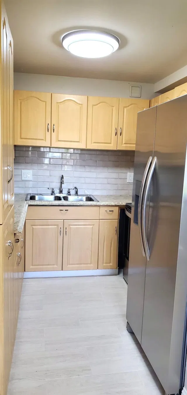 Unit 112 photo 5