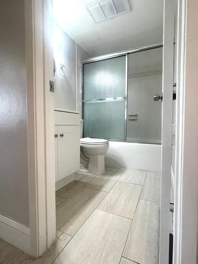 Unit 112 photo 8