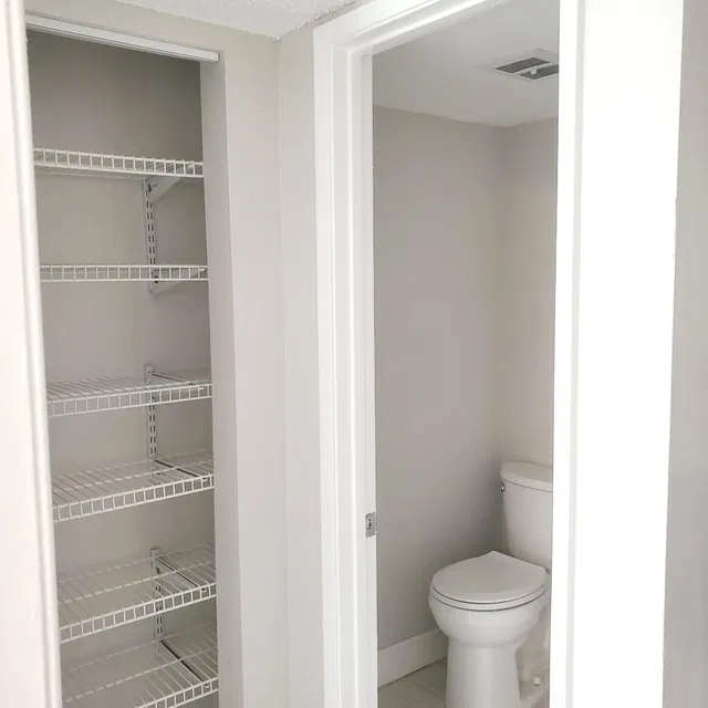 Unit 112 photo 11