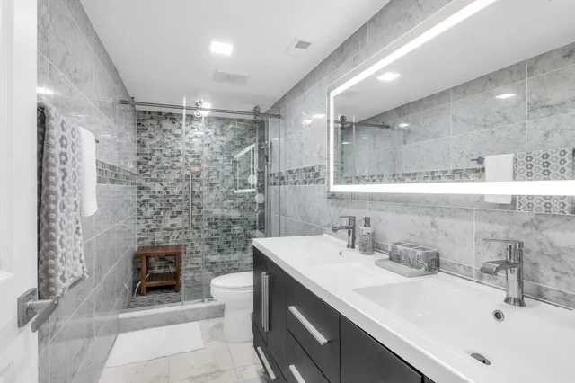  Unit 602 photo 14