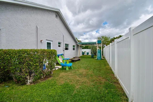 Residence photo 52