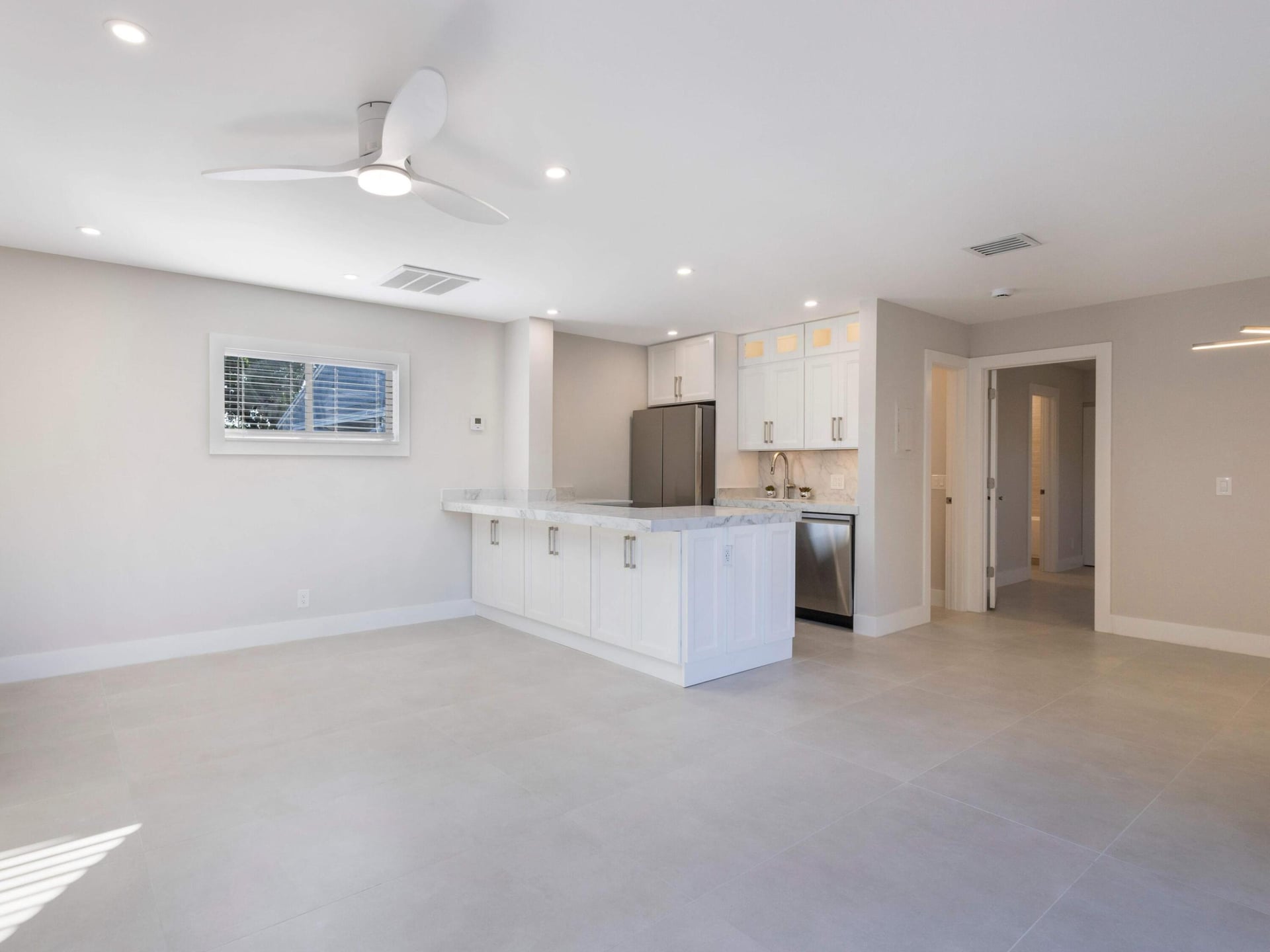 Unit H photo 14