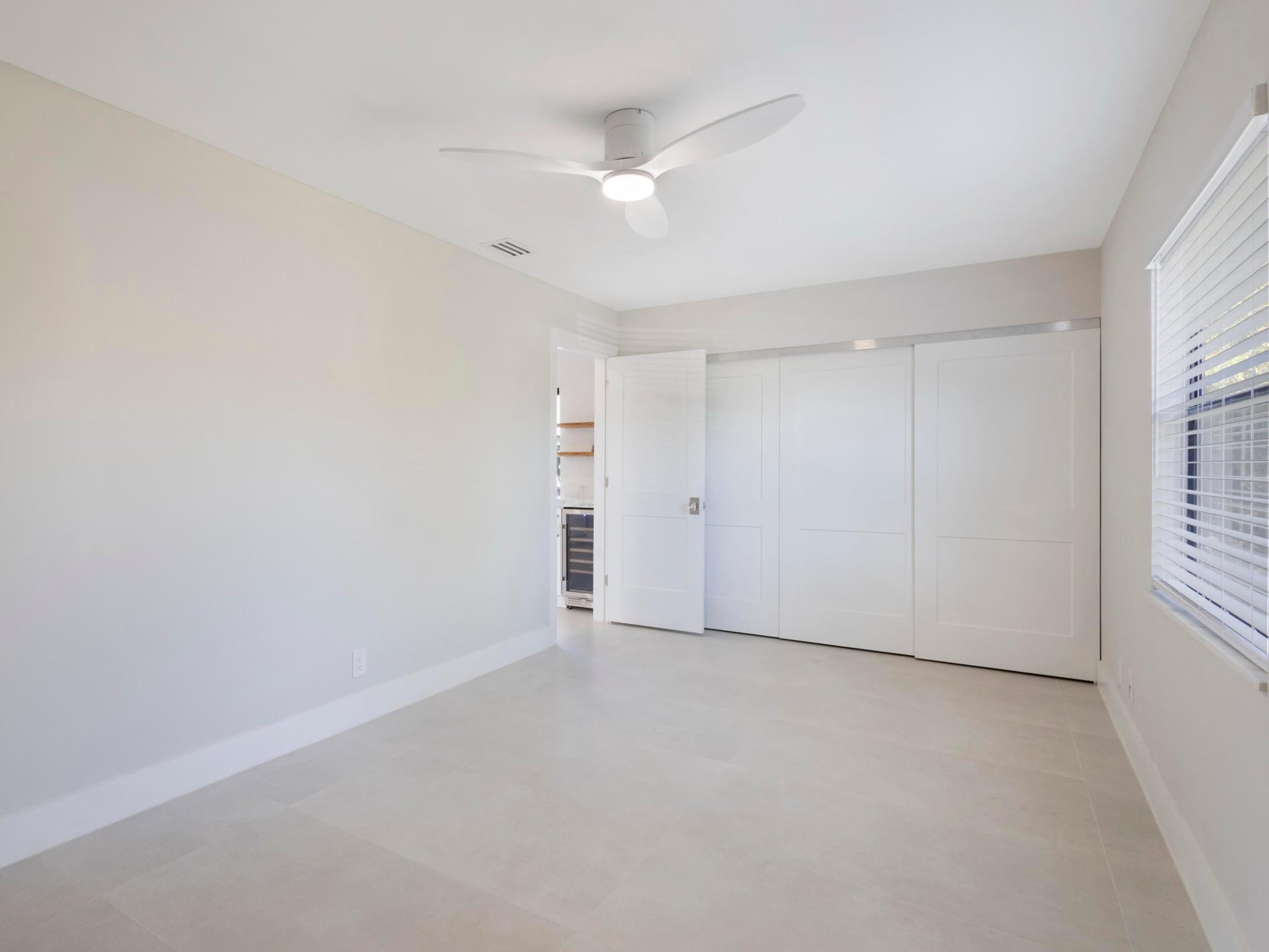 Unit H photo 18