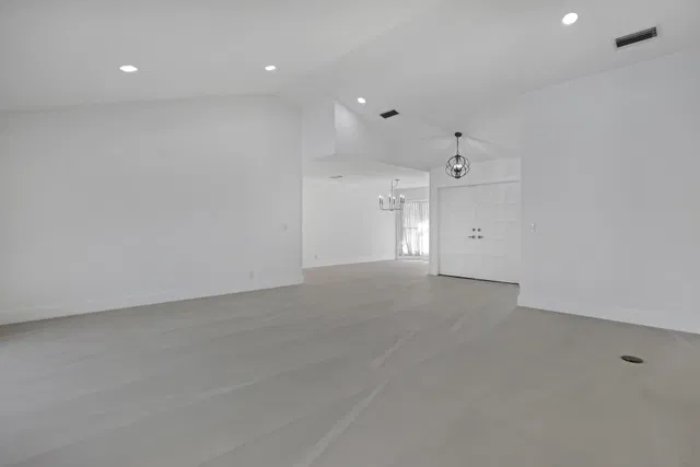 Residence photo 17