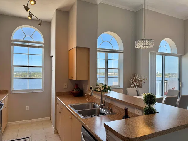 The Montecito Unit Lp01 photo 5