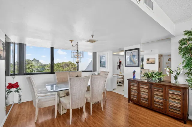 Unit 507 photo 25