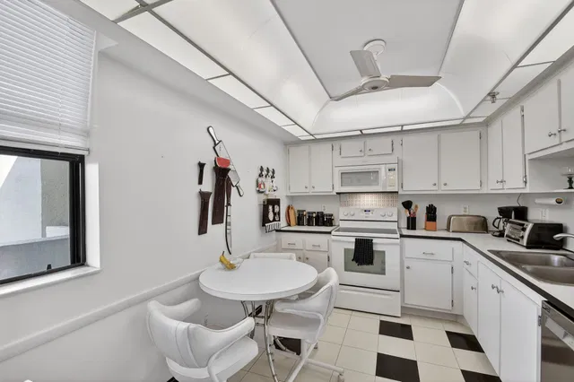 Unit 507 photo 26