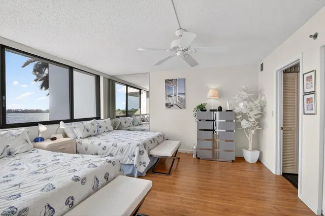 Unit 507 photo 39