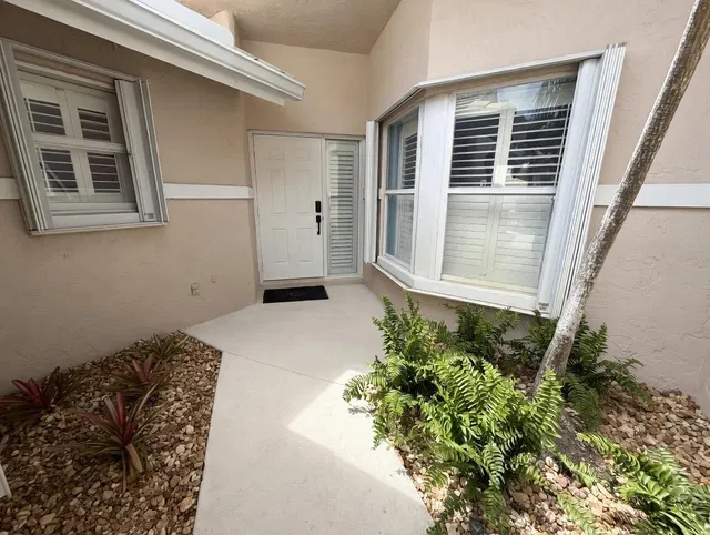 Monarch Country Club Residence photo 4
