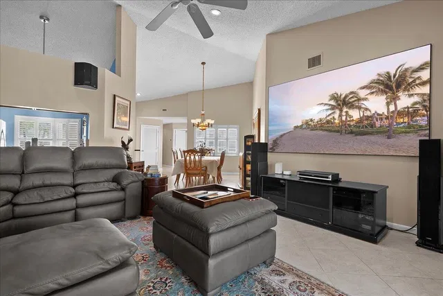 Monarch Country Club Residence photo 5
