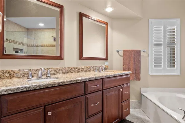 Monarch Country Club Residence photo 20