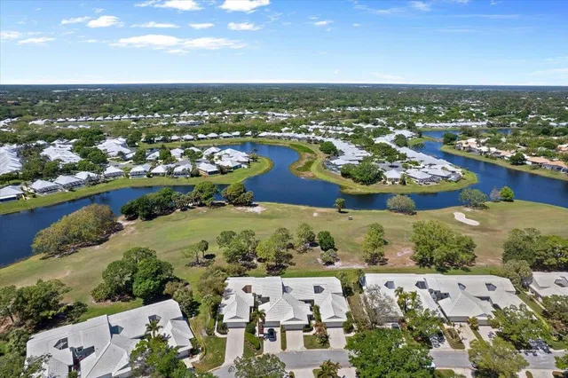 Monarch Country Club Residence photo 30