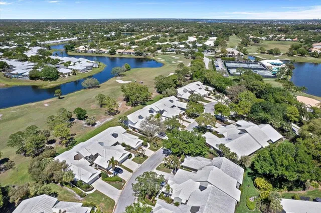 Monarch Country Club Residence photo 39