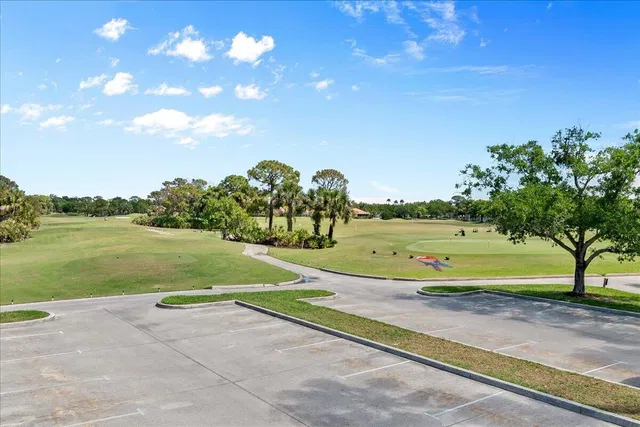 Monarch Country Club Residence photo 51