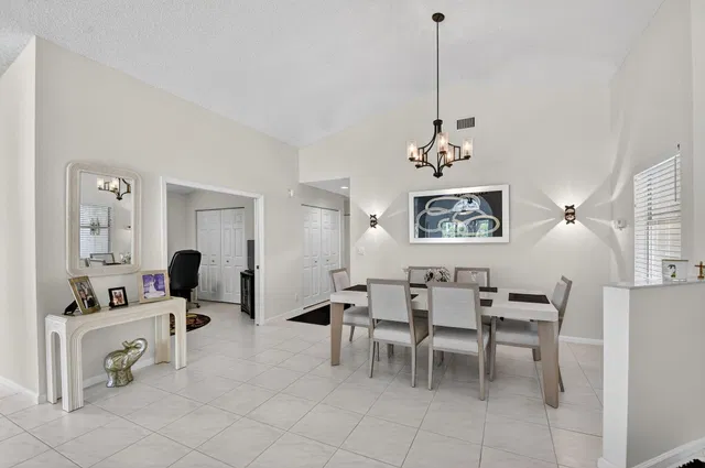 Residence photo 5