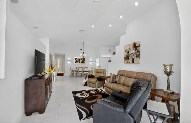Residence photo 10
