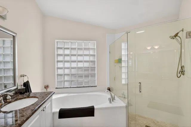 Residence photo 30