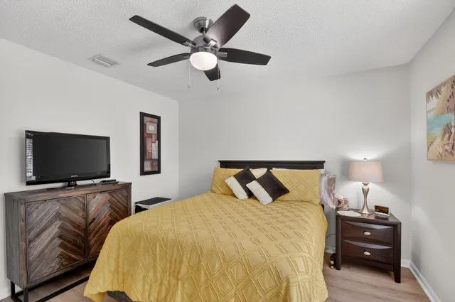 Residence photo 32