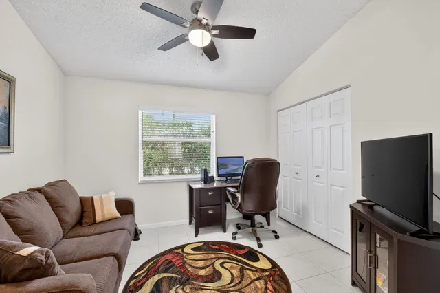 Residence photo 36