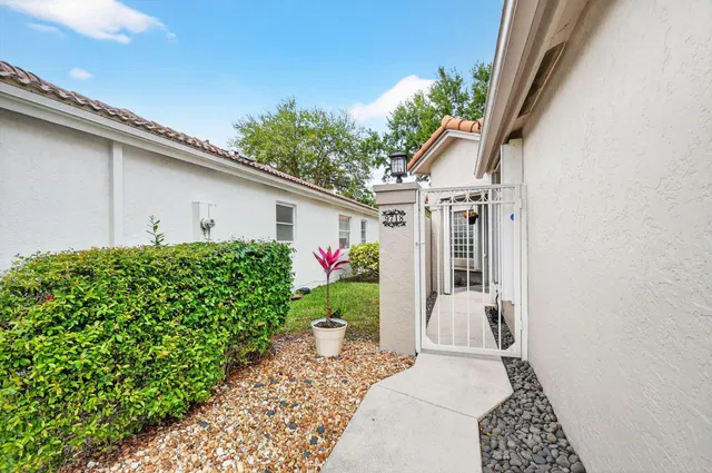 Residence photo 53