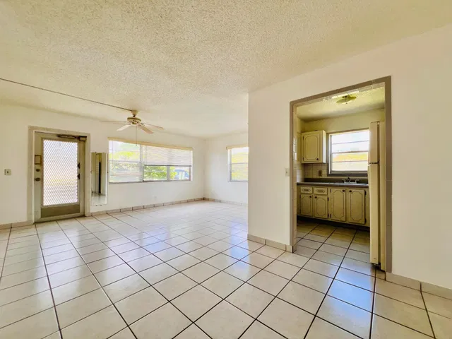 Residence photo 2