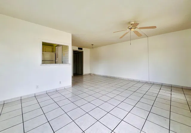 Residence photo 3