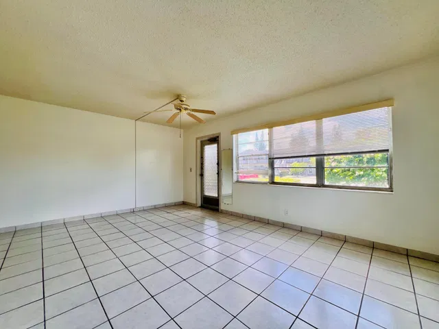 Residence photo 6
