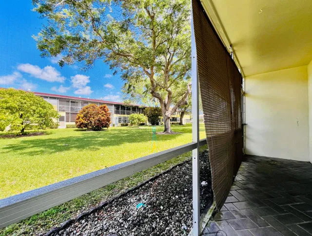 Residence photo 11